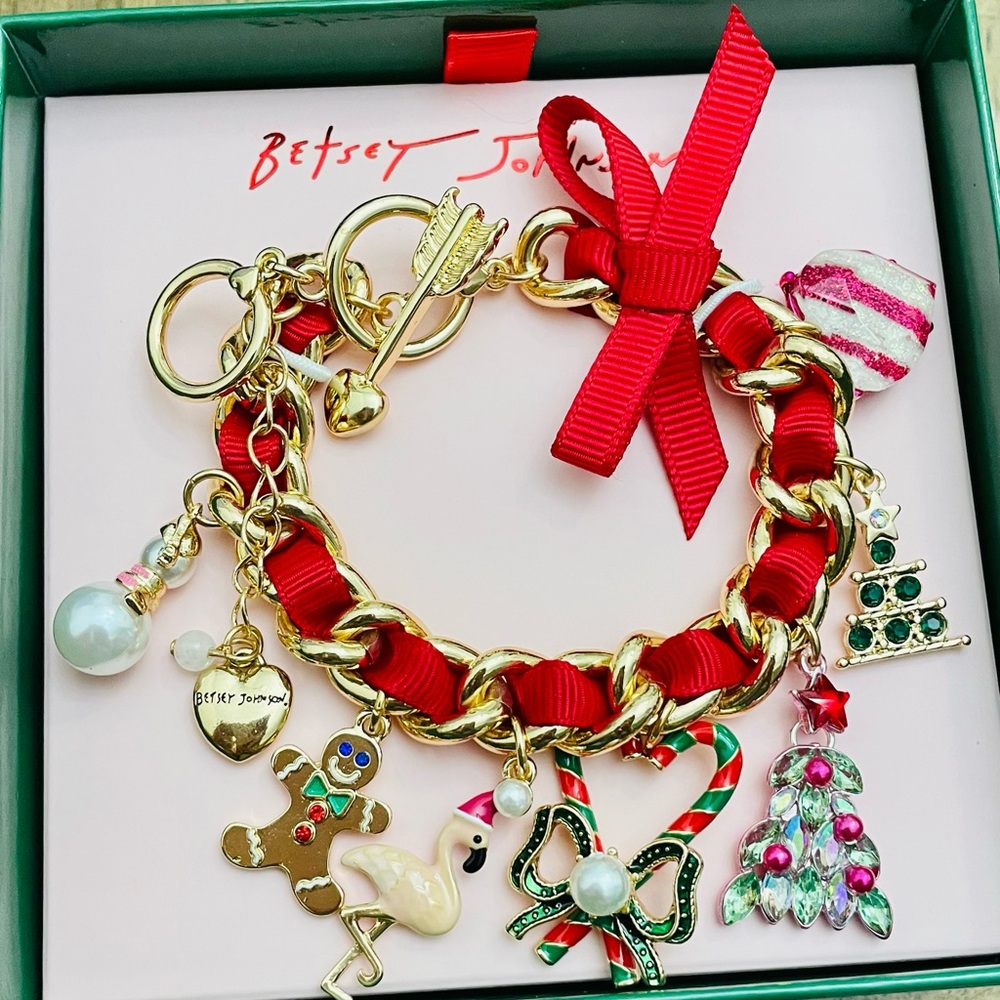 NEW Betsey Johnson Christmas Red Ribbon Charm Bracelet